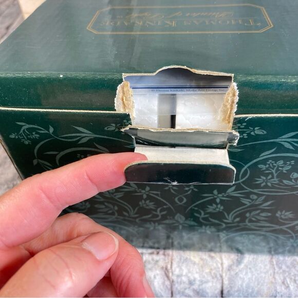 Thomas Kinkade Everett's Cottage Christmas Village Lighted Cottage Collection - Picture 7 of 12